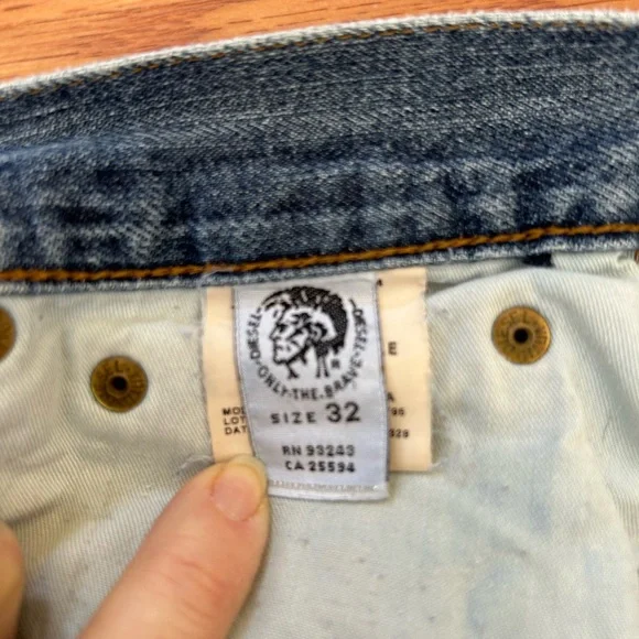 Men’s Diesel Industry Straight Leg Button Fly Distressed Blue Jeans 32x28 - Picture 9 of 16